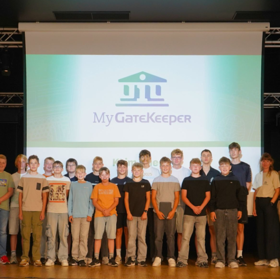 Denice Valerie Roming, Katharina Quittek, die Teilnehmer des Projektes, Kim Blanke, Norbert Schlee-Schüler, Jonas Hansen