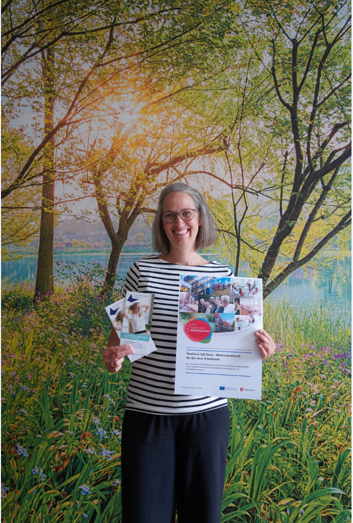 Maren Schmitz, Programmorganisation für das Weiterbildungsangebot: Resilienz 360Grad der VHS Meppen
